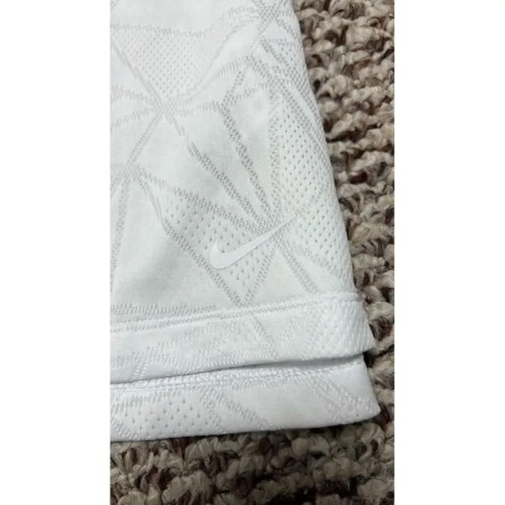 Nike‎